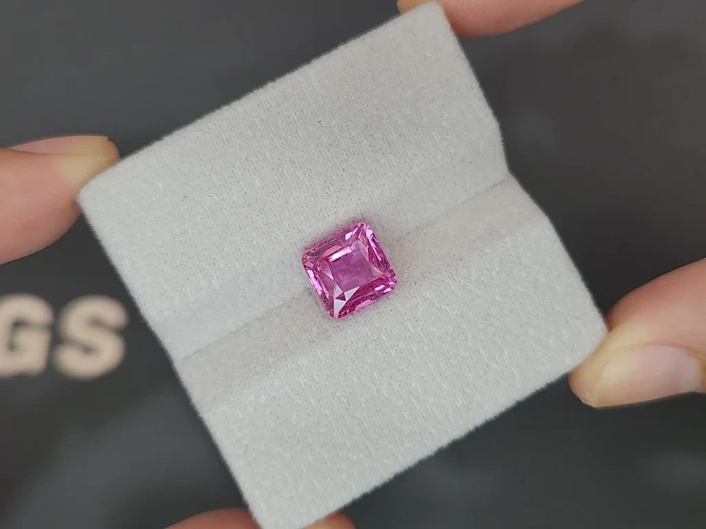 Unheated pink sapphire cushion  cut 4.12 carats, Sri Lanka Image №4