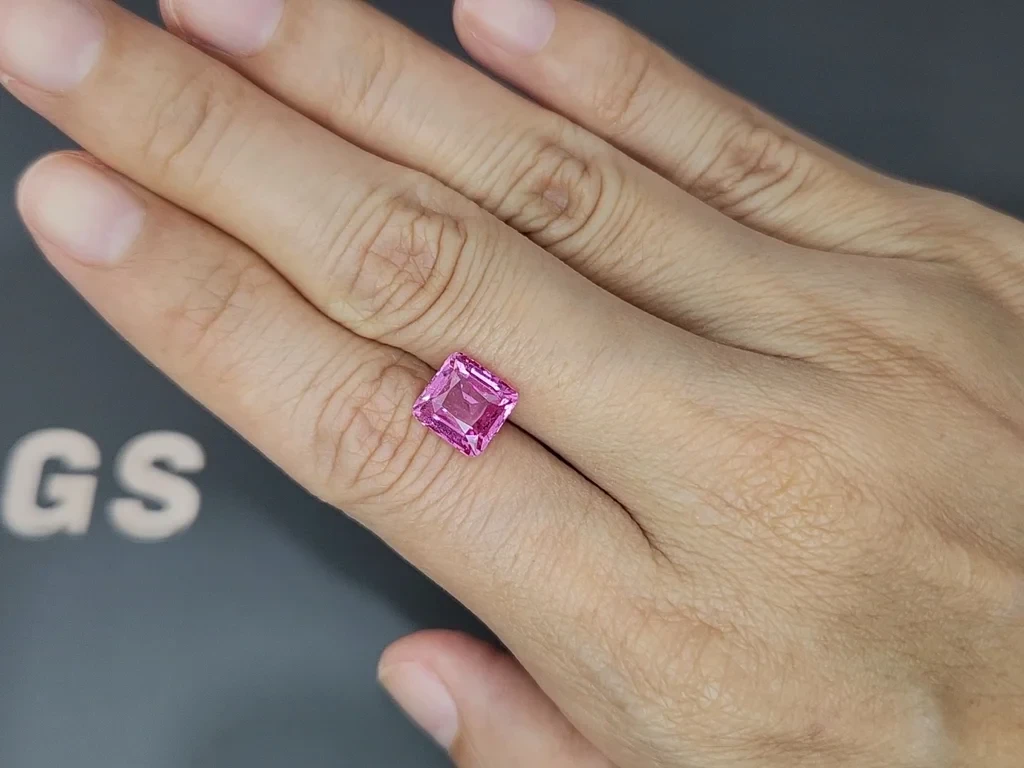 Unheated pink sapphire cushion  cut 4.12 carats, Sri Lanka Image №2
