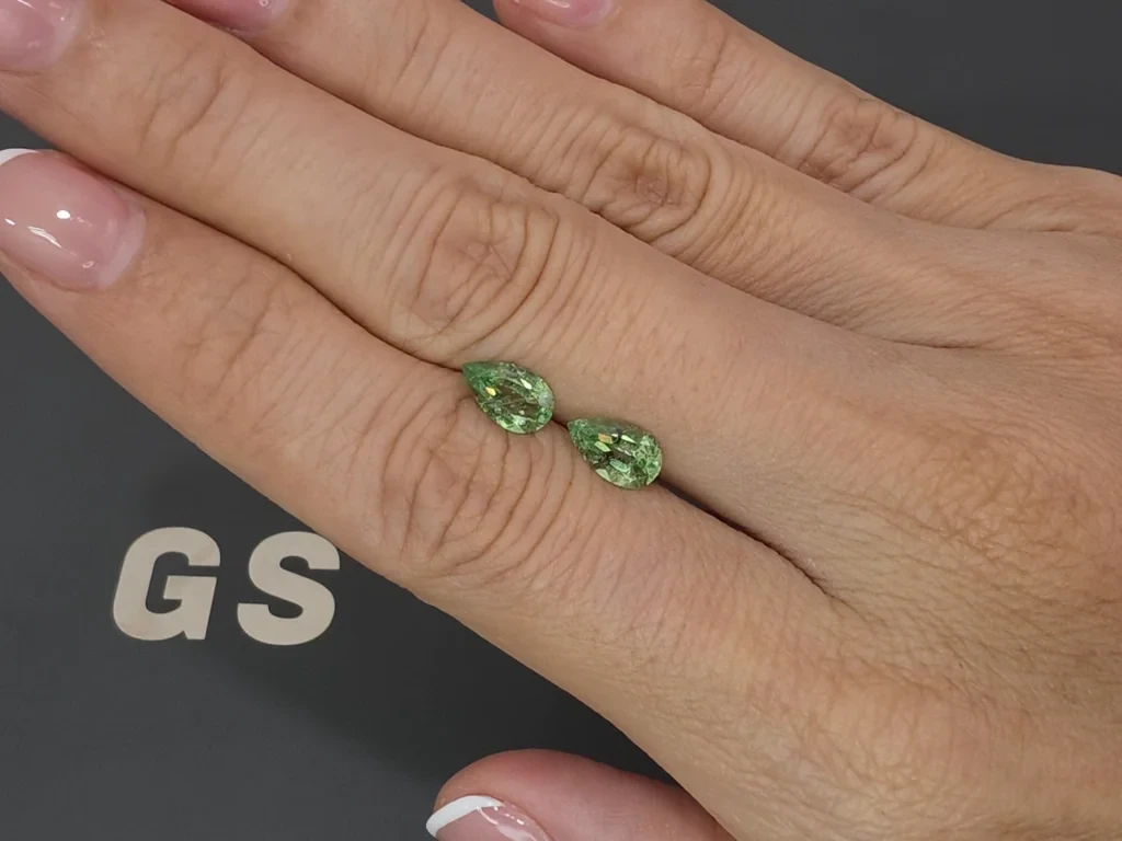 Pair of  tsavorites pear cut  1.78 carats, Africa Image №2