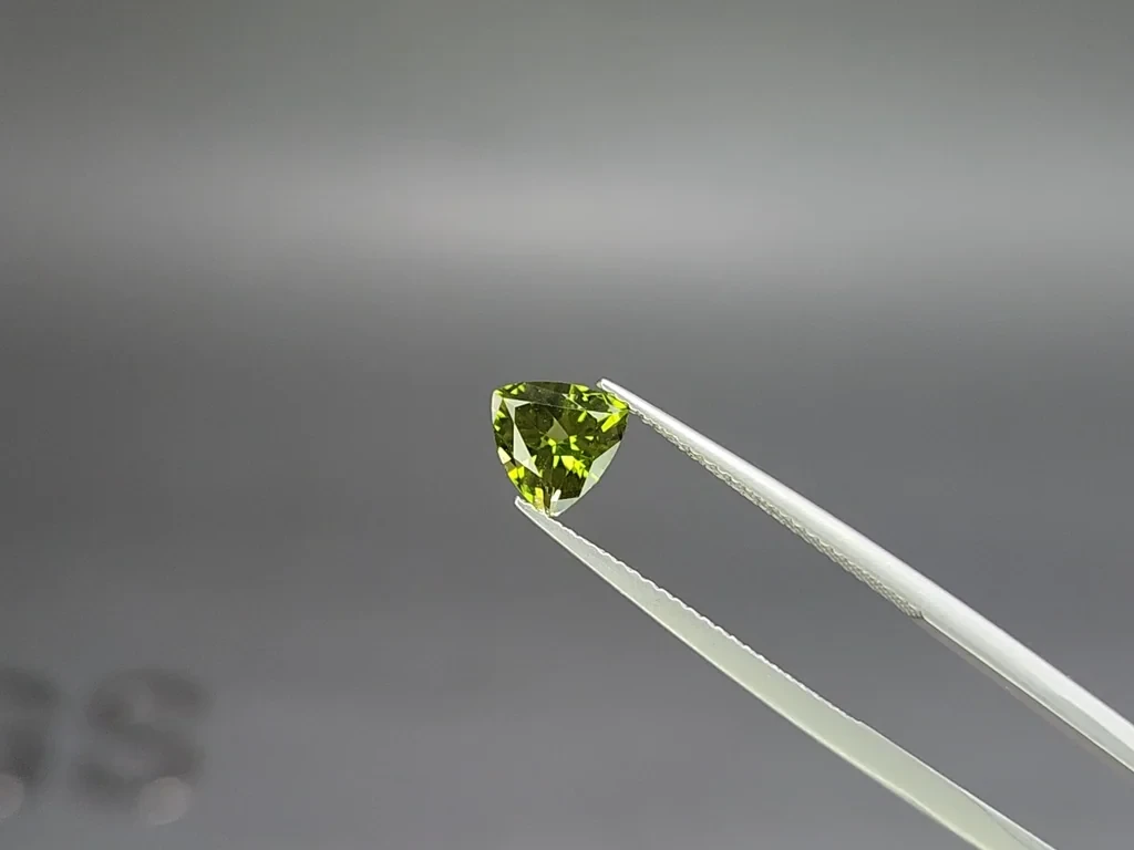 Green tourmaline trillion cut 1,18 carats, Tanzania Image №3