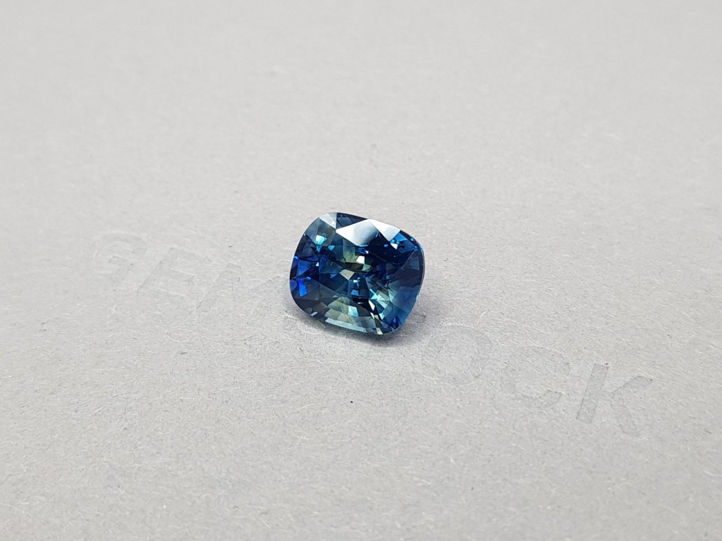 Unheated parti color (polychrome) sapphire from Vietnam 6.51 ct Image №4