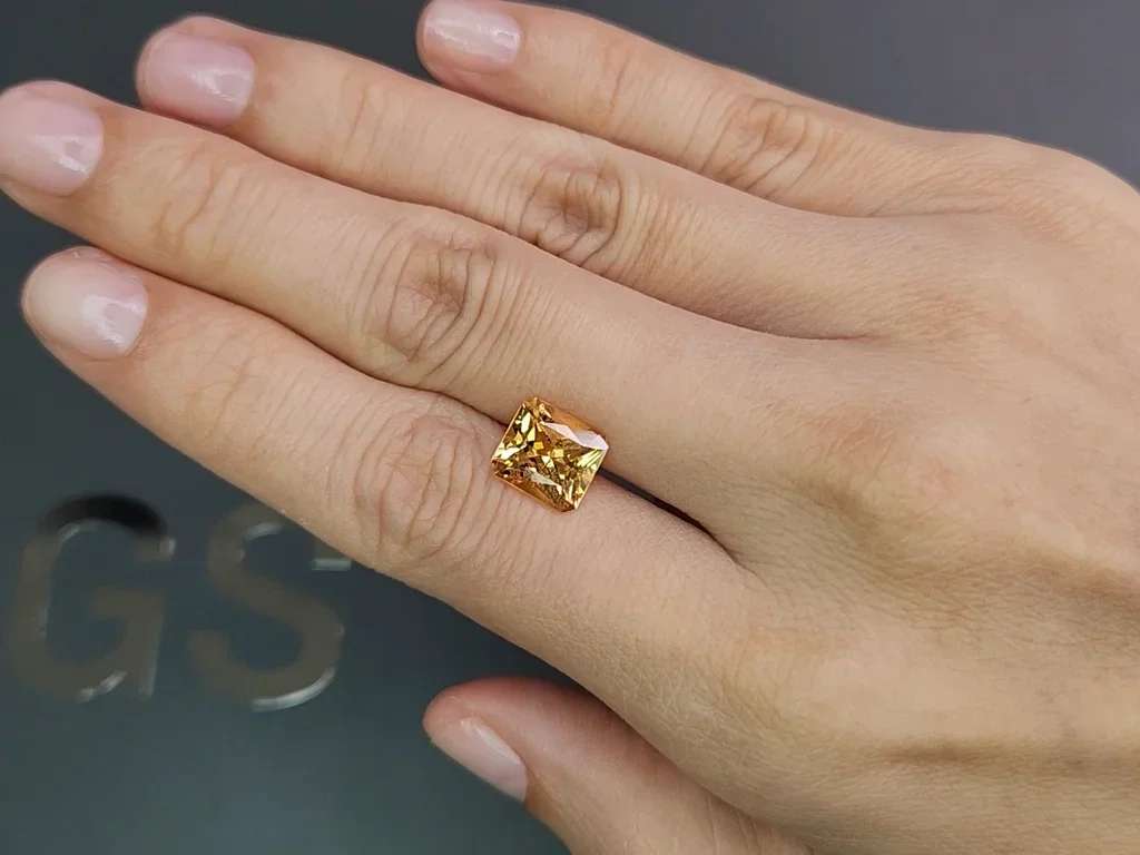 Golden topaz Imperial 3.41 carats in radiant cut, Brazil  Image №2