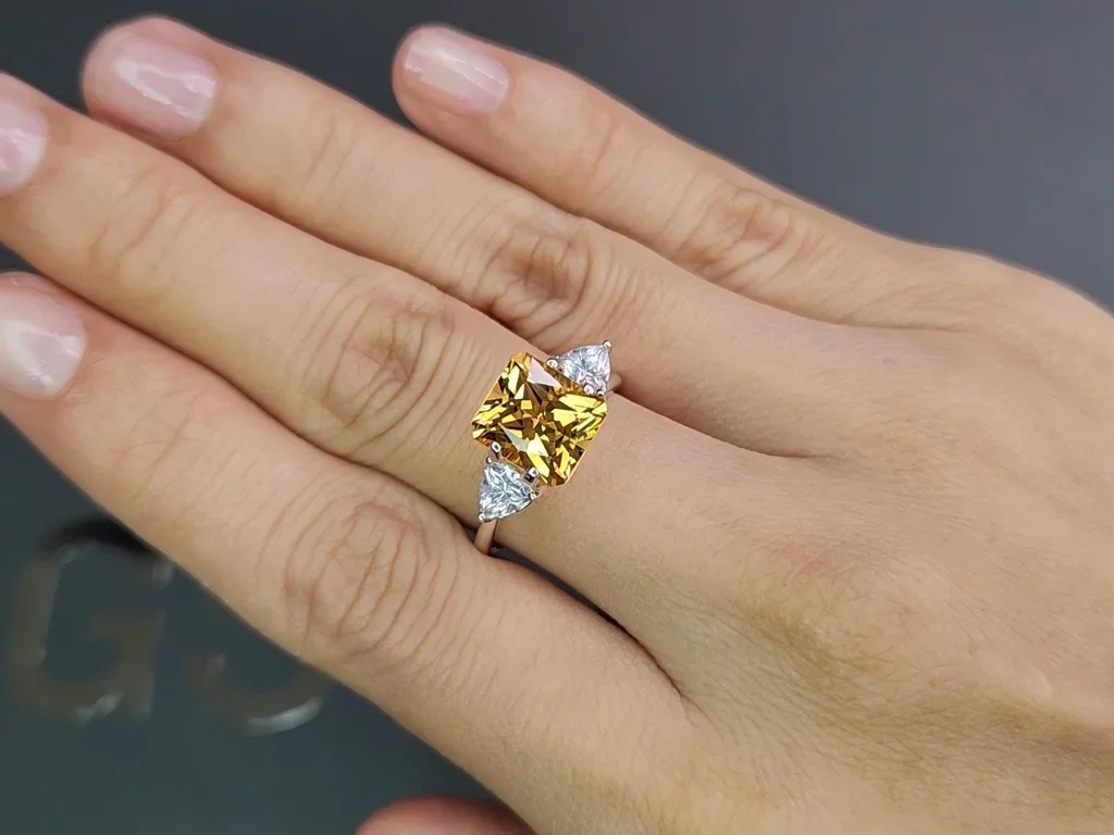 Golden topaz Imperial 3.41 carats in radiant cut, Brazil  Image №5