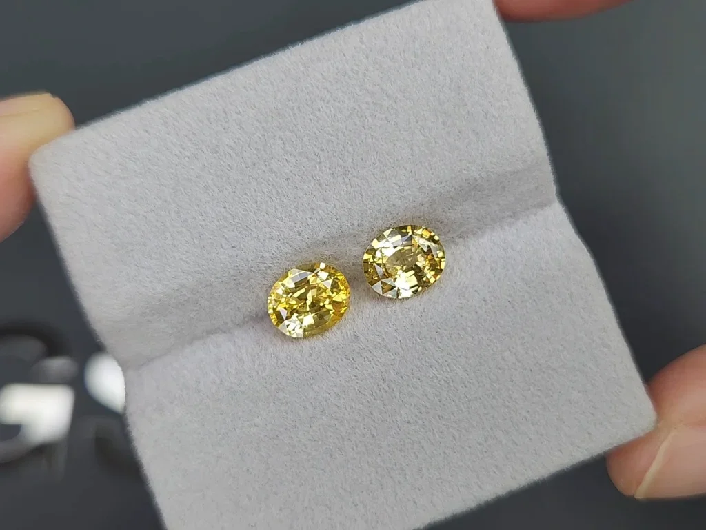 Pair of unheated yellow sapphires in oval cut 2.56 carats, Sri Lanka Image №4
