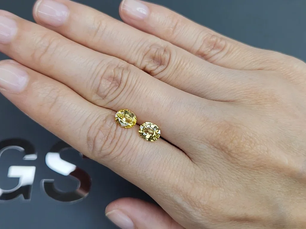 Pair of unheated yellow sapphires in oval cut 2.56 carats, Sri Lanka Image №2