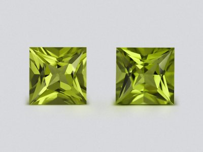 Pair of peridots in princess cut  3.81 carats, Burma  photo