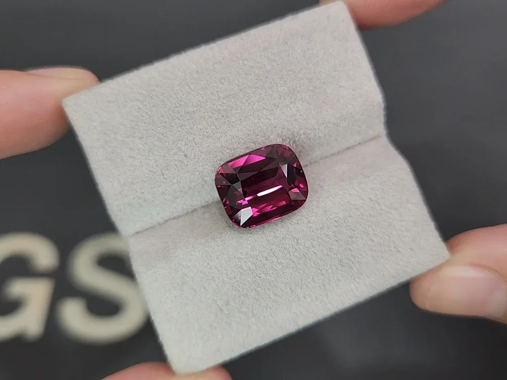 Garnet rhodolite cushion cut 8.00 carats, Tanzania Image №4