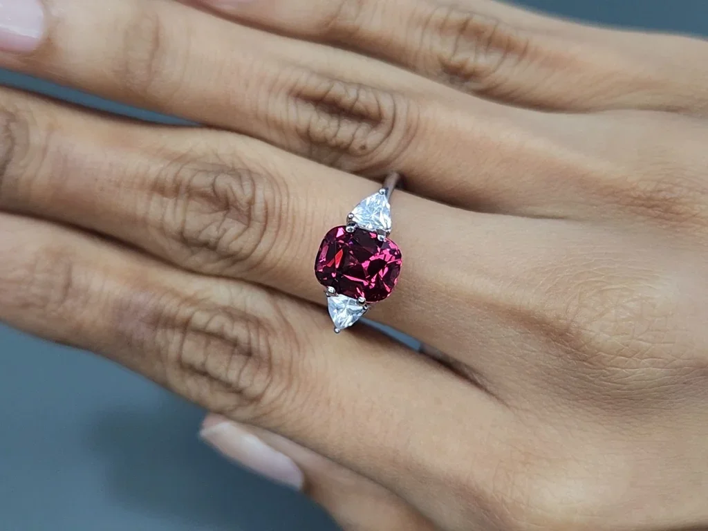 Rhodolite garnet cushion cut 4.05 carats, Tanzania Image №5
