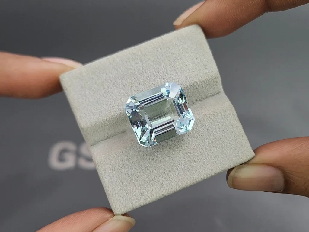 Large aquamarine octagon cut 15.35 carats, Madagascar  Image №4