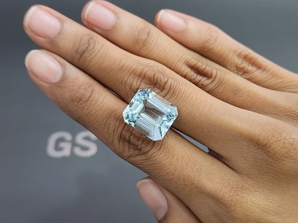 Large aquamarine octagon cut 15.35 carats, Madagascar  Image №2