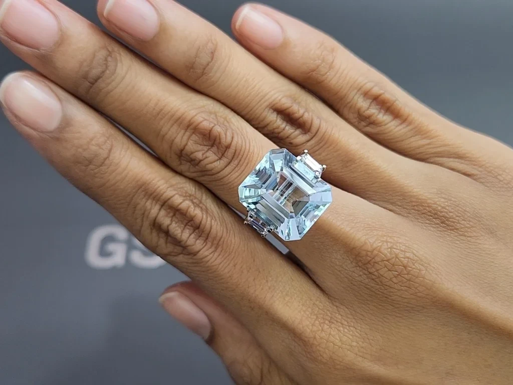 Large aquamarine octagon cut 15.35 carats, Madagascar  Image №5