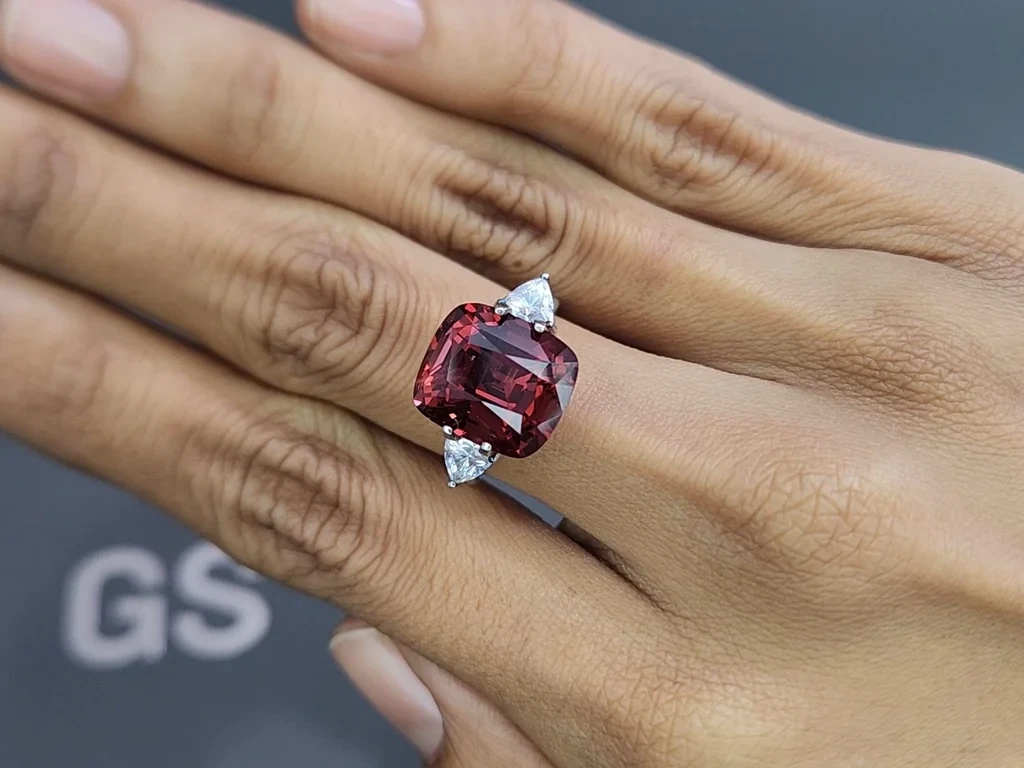 Spinel Intense red cushion cut 9.37 carats, Vietnam Image №5