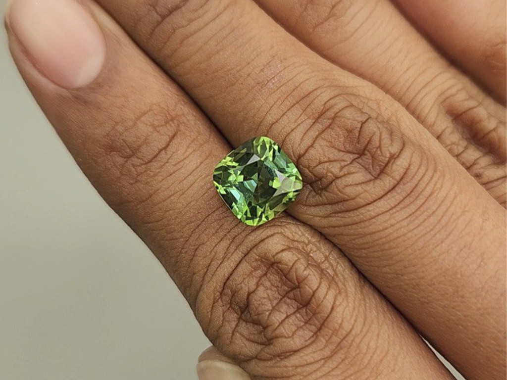Green cushion cut tourmaline 3.37 carats, Nigeria Image №2