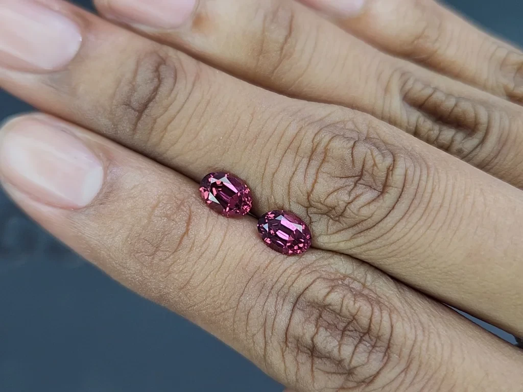Pair of rhodolite garnets oval cut 2.18 carats, Madagascar Image №2