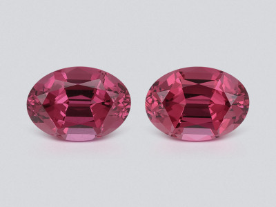 Pair of rhodolite garnets oval cut 2.18 carats, Madagascar photo