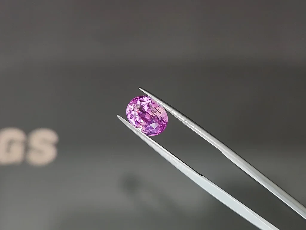 Unheated pink sapphire oval cut 3.05 carats, Sri Lanka Image №3
