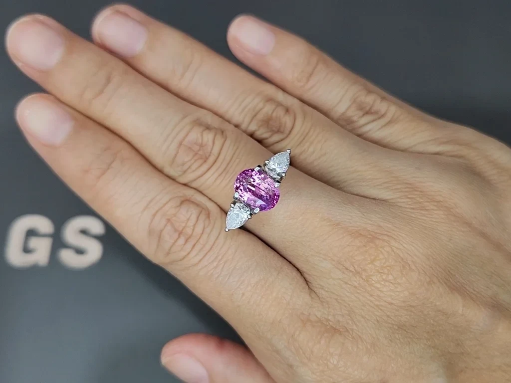 Unheated pink sapphire oval cut 3.05 carats, Sri Lanka Image №5