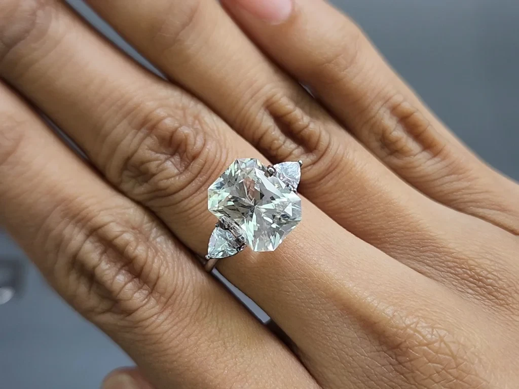 Kunzite light green radiant cut 5.83 carats, Pakistan Image №5