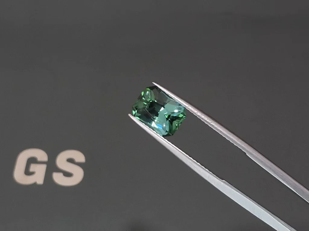 Blue green tourmaline radiant cut 2.40 carats, Africa Image №3