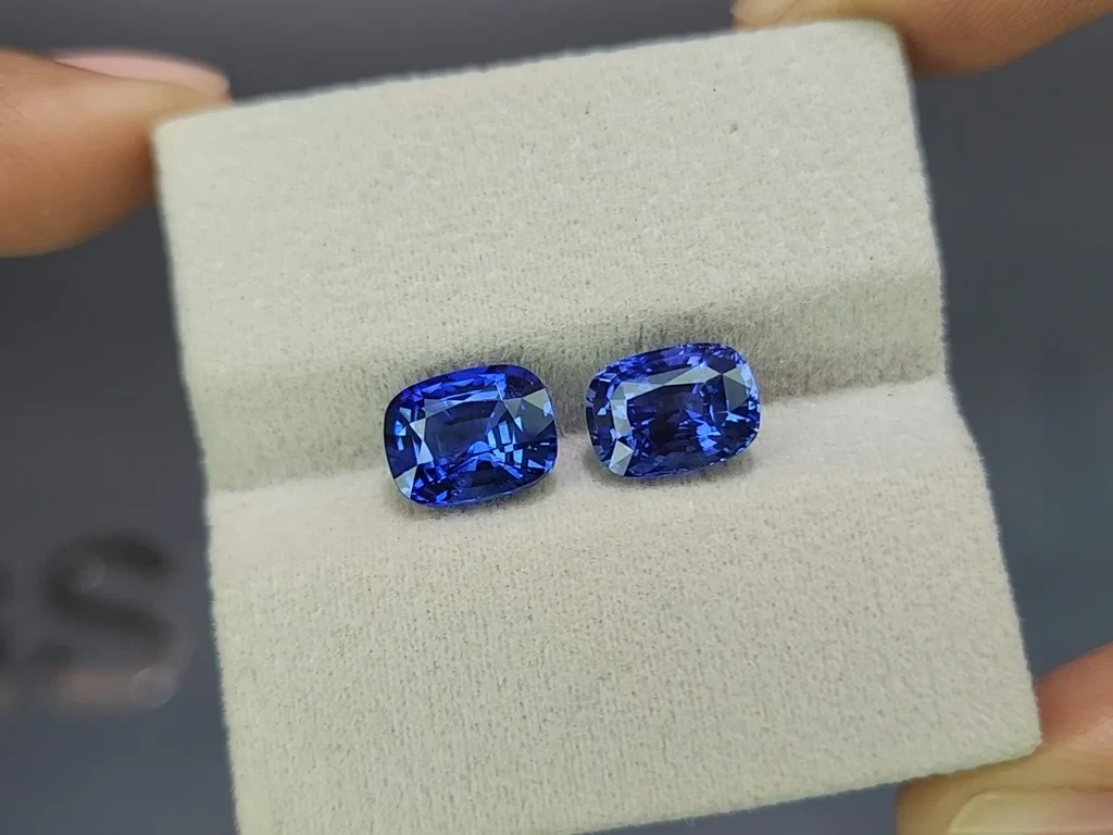 Pair of  blue sapphires cushion cut 6.06 carats, Sri Lanka Image №4