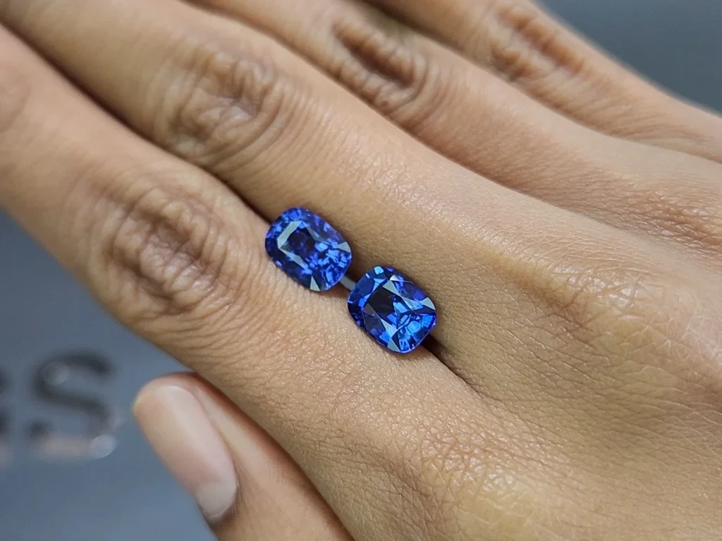 Pair of  blue sapphires cushion cut 6.06 carats, Sri Lanka Image №2