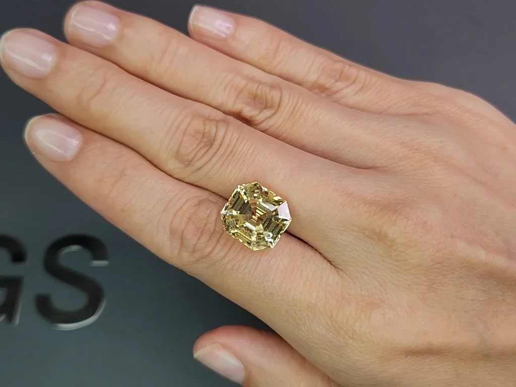 Untreated intense yellow sapphire in octagon cut 11.90 carats, Sri Lanka Image №2