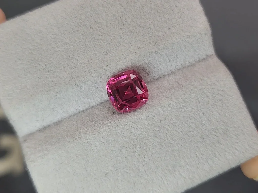 Spinel Mahenge Vivid Pink cushion cut 2.37 carats, Tanzania Image №4