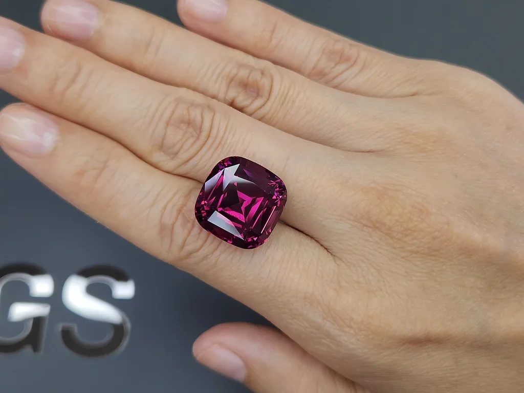 Garnet rhodolite cushion cut 21.56 carats, Tanzania Image №2