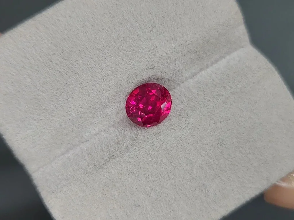 Unheated ruby oval cut  2.01 carats, Mozambique Image №4