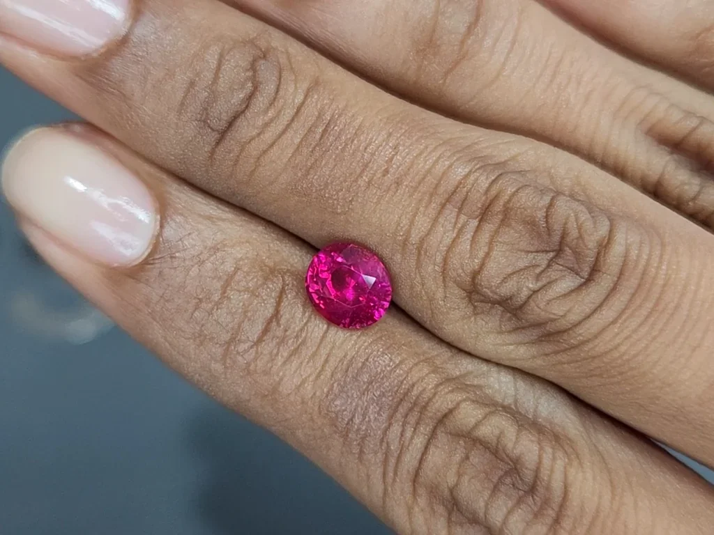 Unheated ruby oval cut  2.01 carats, Mozambique Image №2