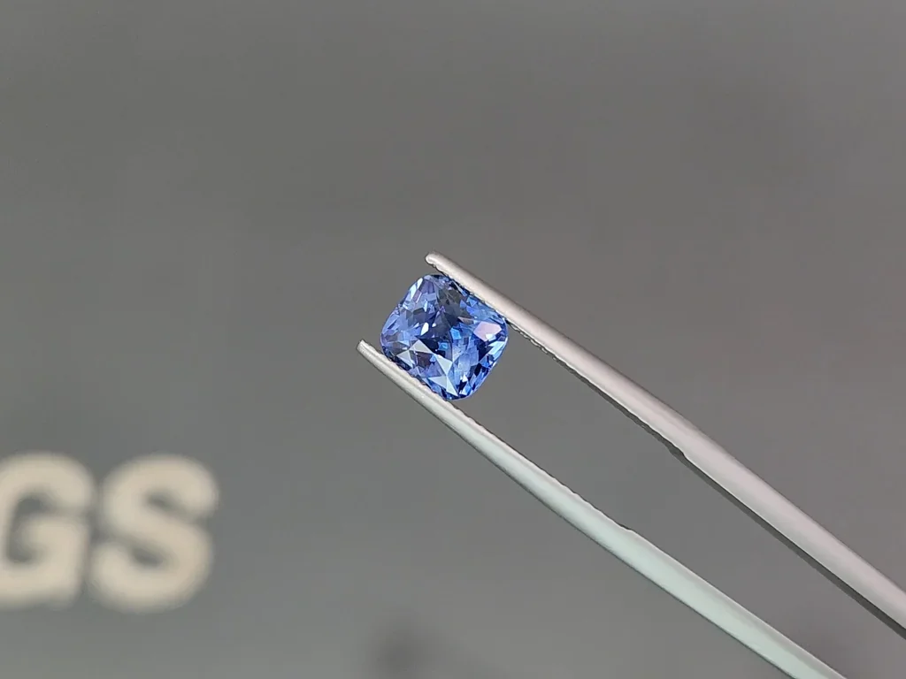 Blue sapphire cushion cut 2.03 carats, Sri Lanka Image №3