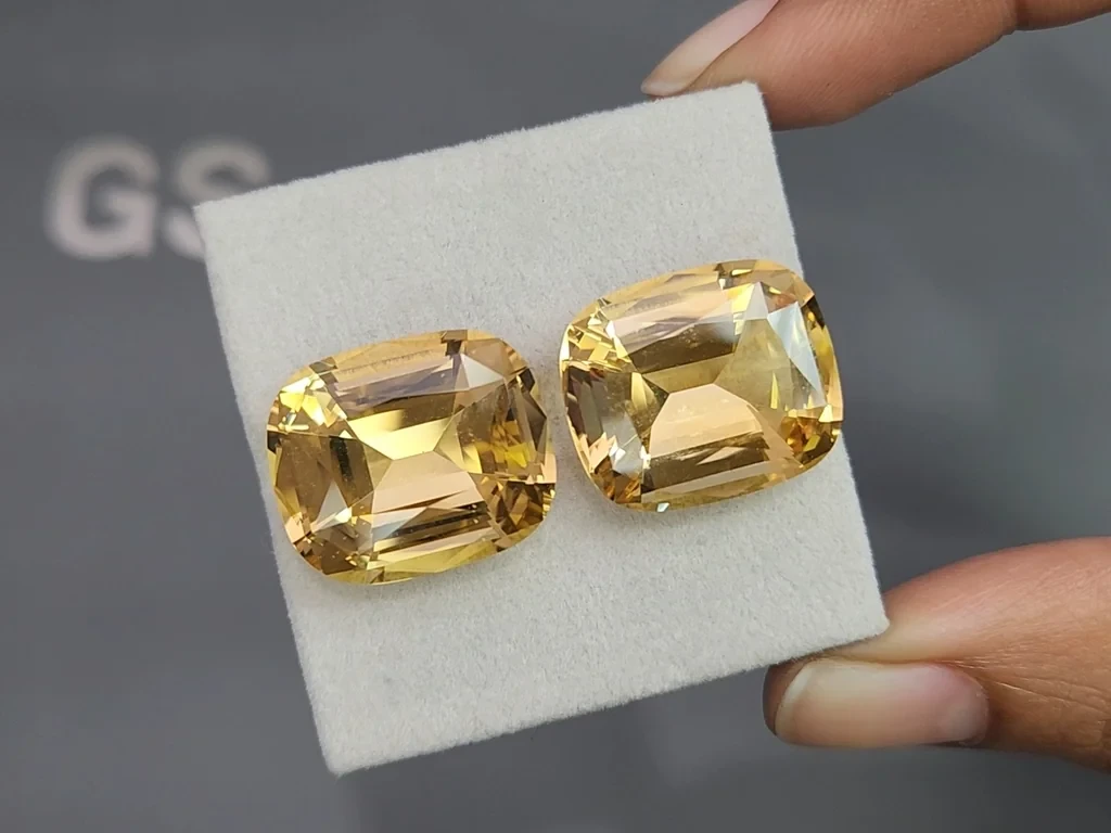 Pair of large citrines precision cut cushion 36.70 carats, Africa Image №4