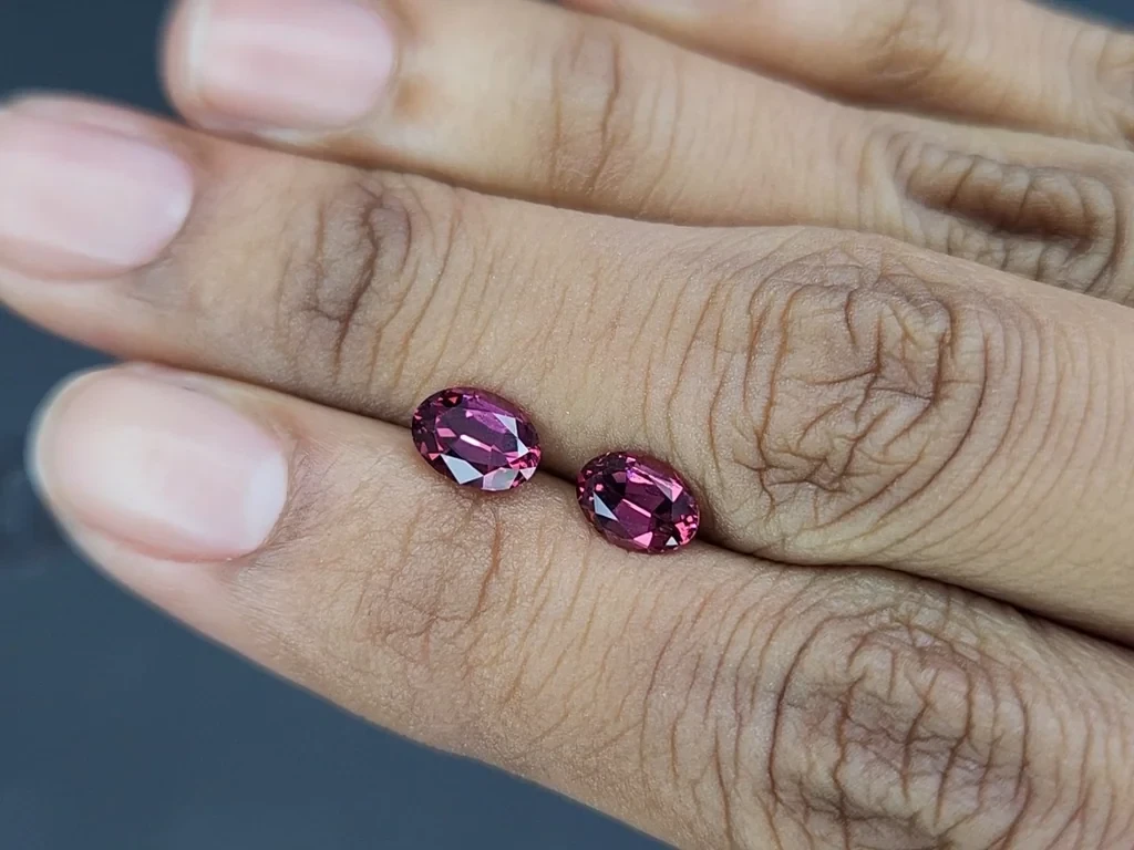 Pair of rhodolite garnets oval cut 2.14 carats, Madagascar Image №2