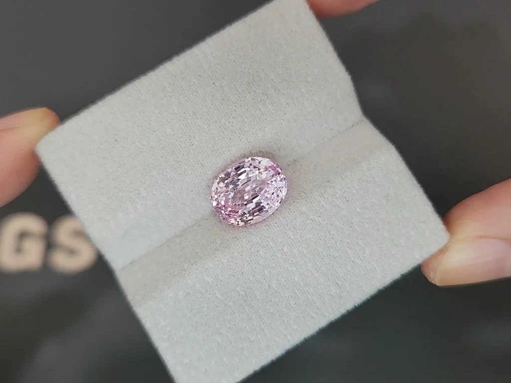 Unheated Padparadscha sapphire oval cut 5.51 carats, Sri Lanka  Image №4