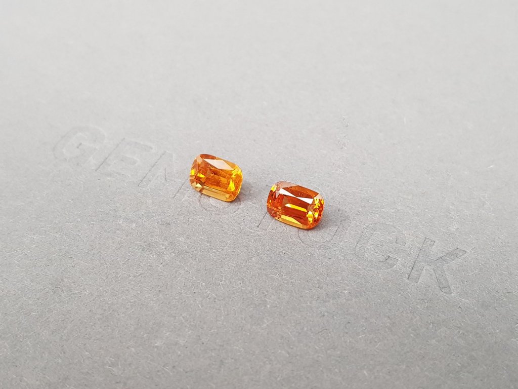 Pair of intense orange spessartines in cushion cut 1.90 ct Image №4