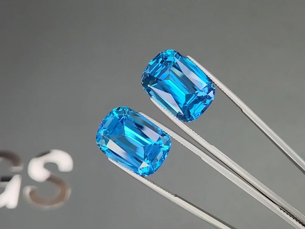 Pair of large Swiss Blue topazes in cushion cut 49.48 carats, Brazil  Image №3