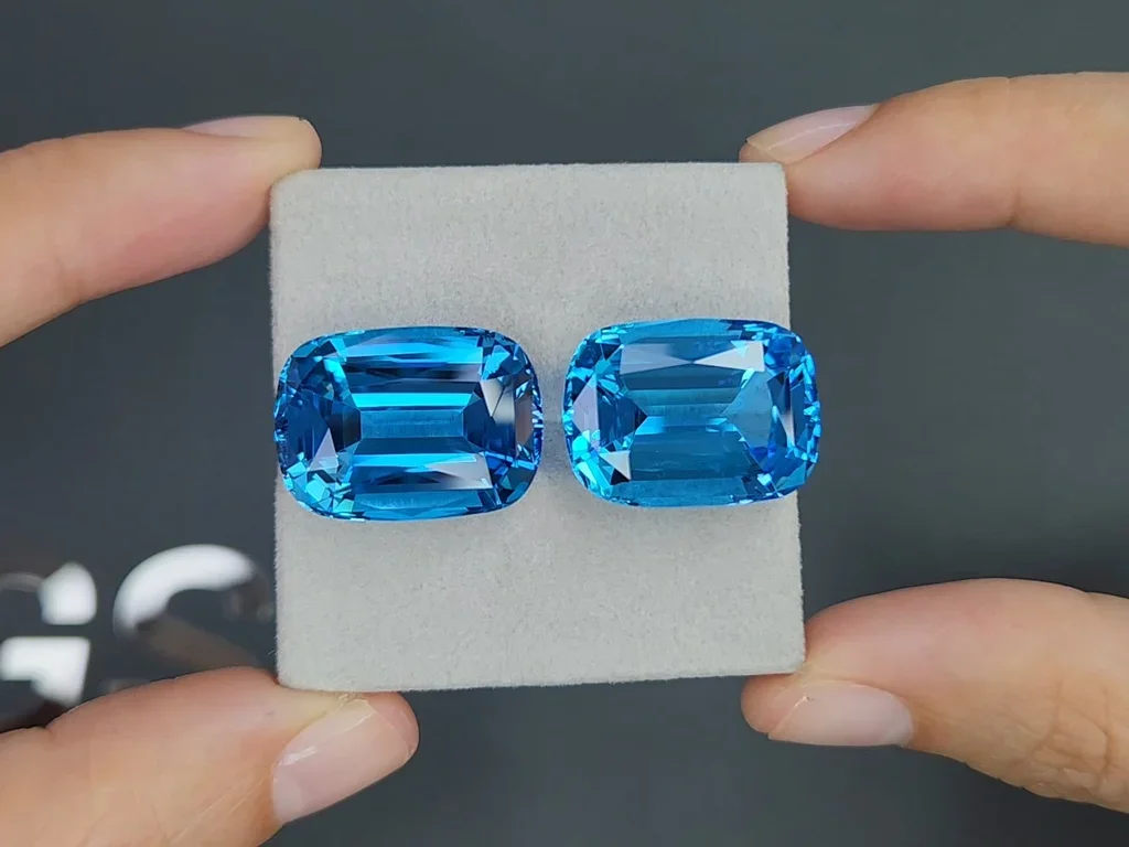 Pair of large Swiss Blue topazes in cushion cut 49.48 carats, Brazil  Image №4