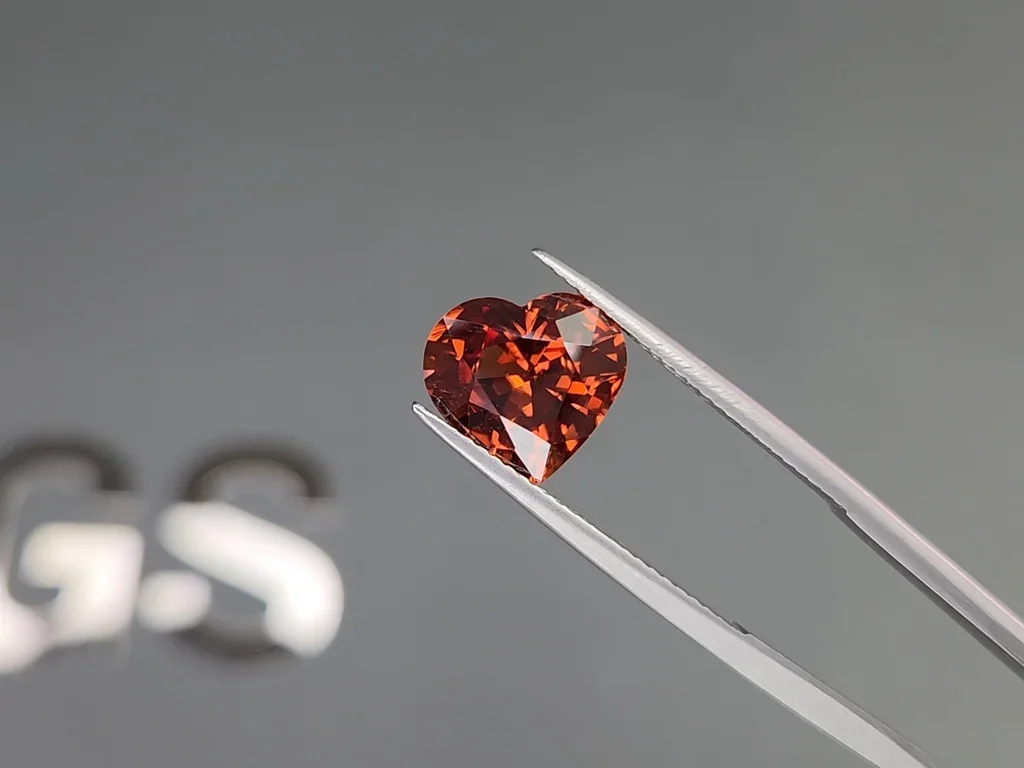 Orange zircon in heart shape 5.17 carats, Madagascar Image №3