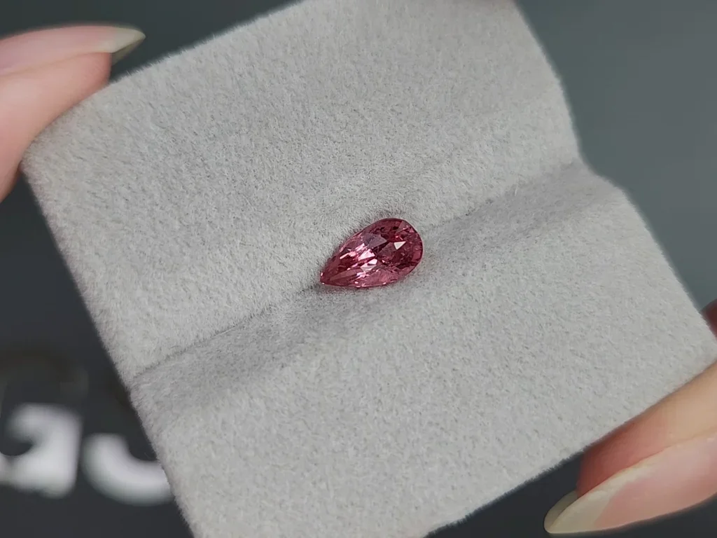 Vivid Pink Mahenge Spinel pear shape 1.05 carats, Tanzania  Image №4