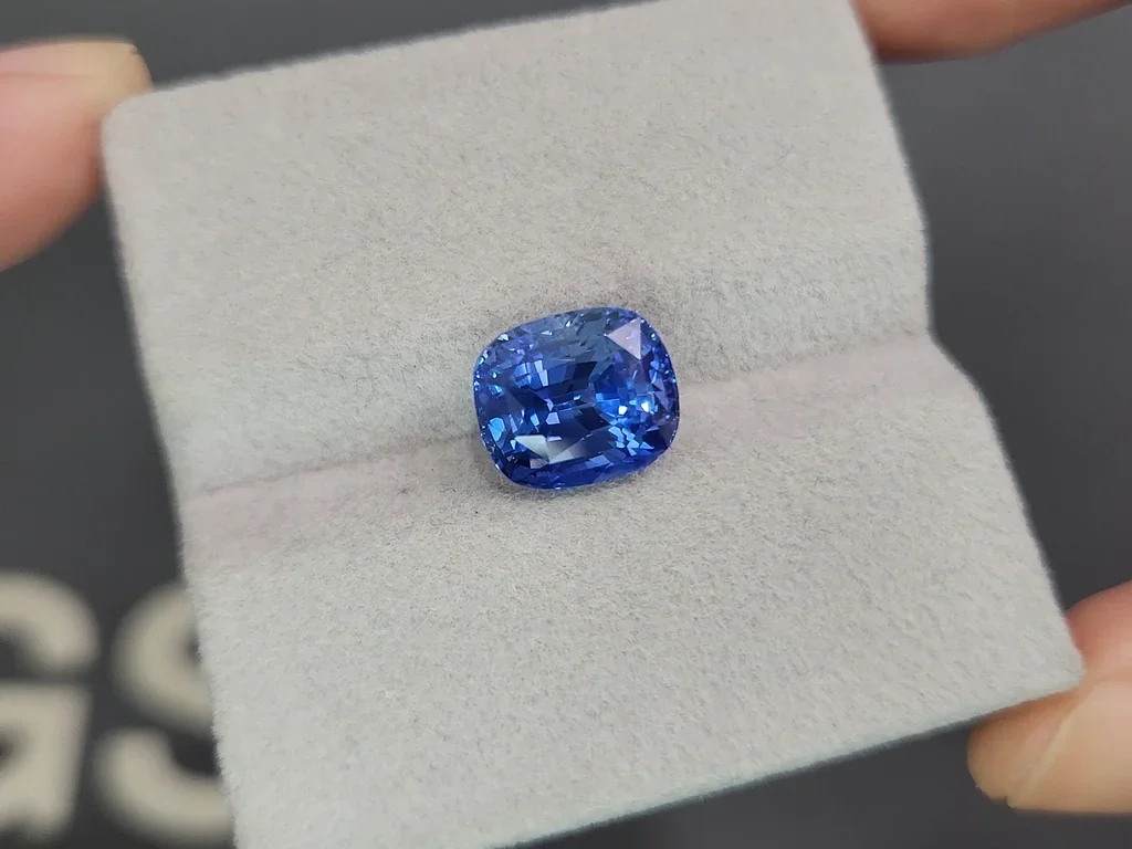 Cornflower Blue sapphire in cushion cut 6.00 carats, Sri Lanka Image №4
