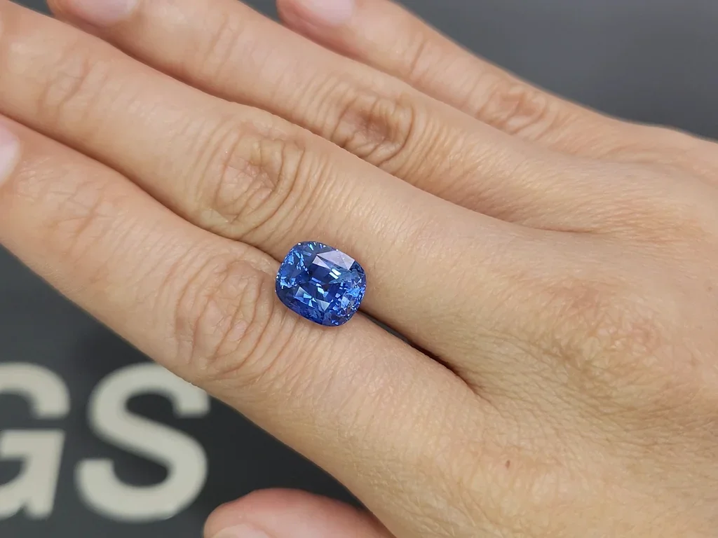 Cornflower Blue sapphire in cushion cut 6.00 carats, Sri Lanka Image №2