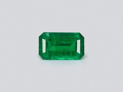 Vivid green emerald in octagon cut 0.88 carats, Panjshir photo