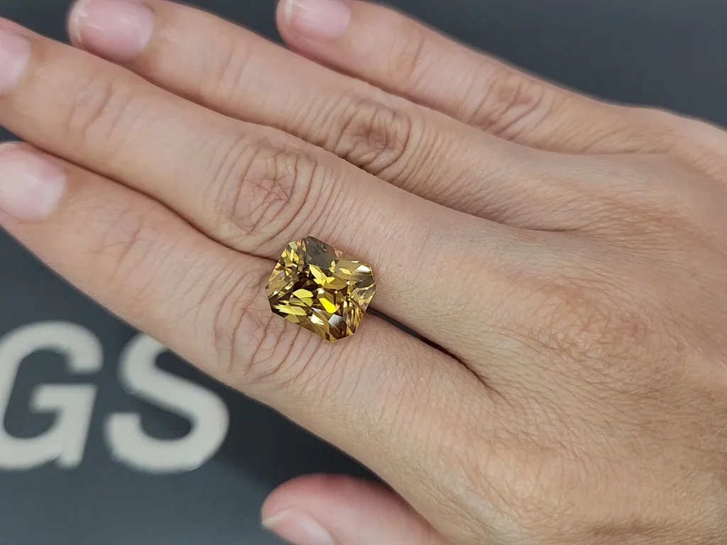 Yellow zircon in radiant cut 11.67 carats, Sri Lanka Image №2