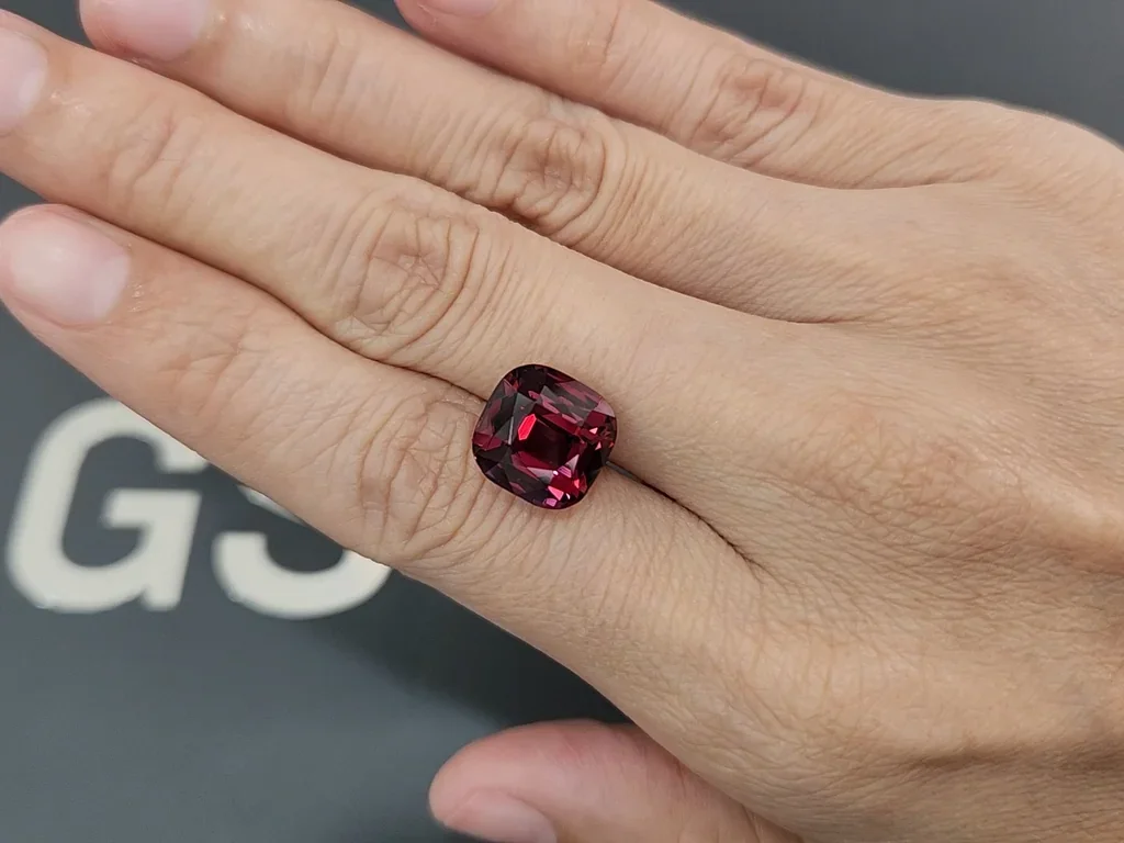 Garnet rhodolite cushion cut 10.08 carats, Tanzania Image №2