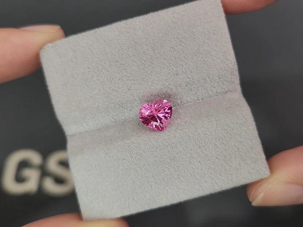 Pink spinel heart shape 1.55 carats, Tanzania Image №4