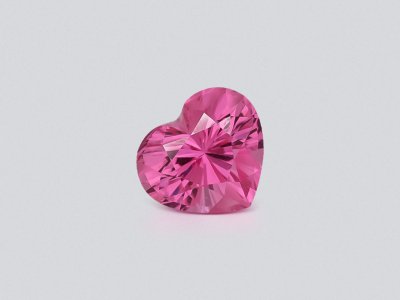 Pink spinel heart shape 1.55 carats, Tanzania photo