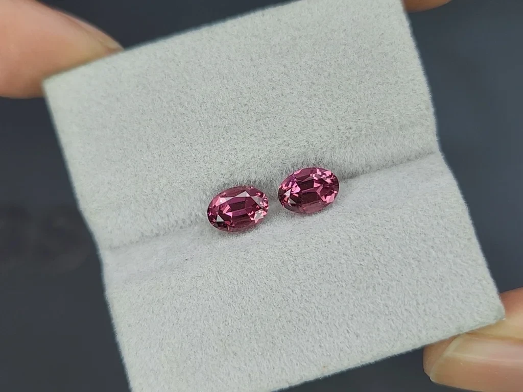 Pair of rhodolite garnets oval cut 2.19 carats, Madagascar Image №4