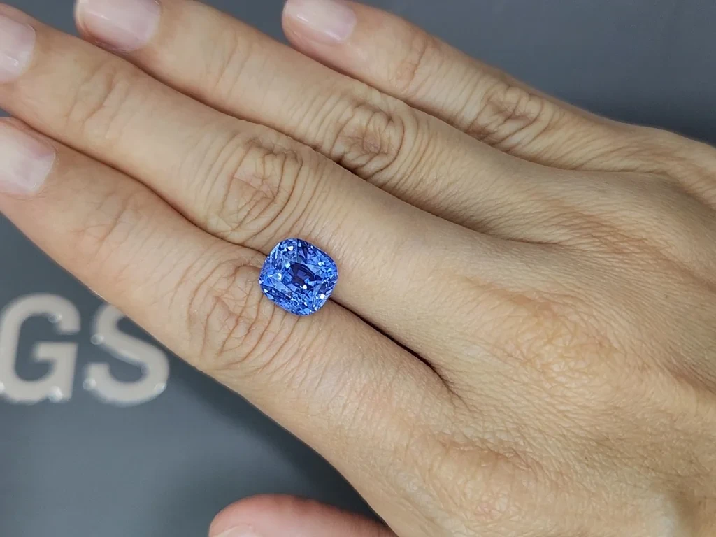Unheated Cornflower Blue sapphire in cushion cut 6.18 carats, Sri Lanka Image №2