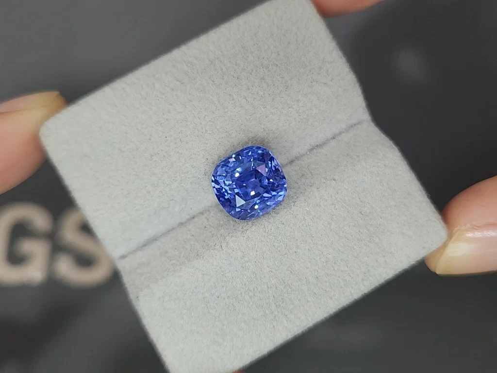 Unheated Cornflower Blue sapphire in cushion cut 6.18 carats, Sri Lanka Image №4