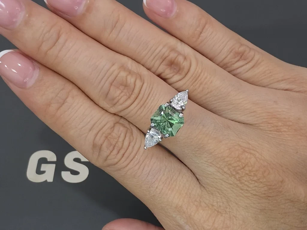 Green tourmaline radiant cut 2.21 carats, Africa Image №5